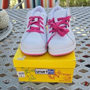 SmartFit Kids Sneakers with Pink Laces